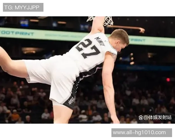 阿伦对布克三分犯规的看法:突破被切裁判总是认为球手一体